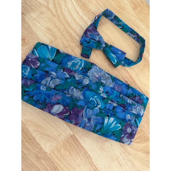 The Tie Rack Other - The Tie Rack Set of Matching Bow Tie & Cummerbund Blue Purple Floral One Size JL